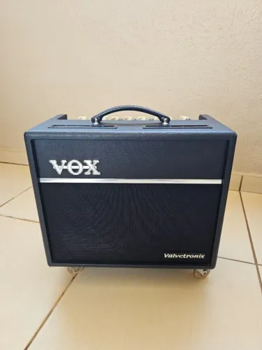 Amplificador Vox Valvetronix VT20+ - Ótimo Estado de Conservação