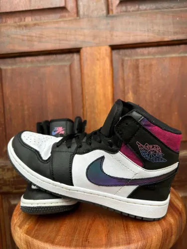 Tênis Nike Air Jordan - Tamanho 34