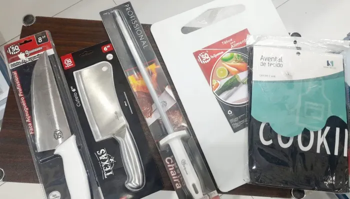 Kit Cozinha Completo - Facas, Chaira, Tábua e Avental