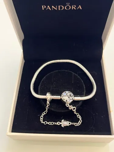 Pulseira Pandora com Berloque de Tartaruga Marinha