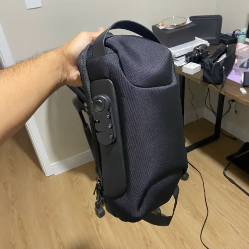 Bolsa com cadeado e carregador usb