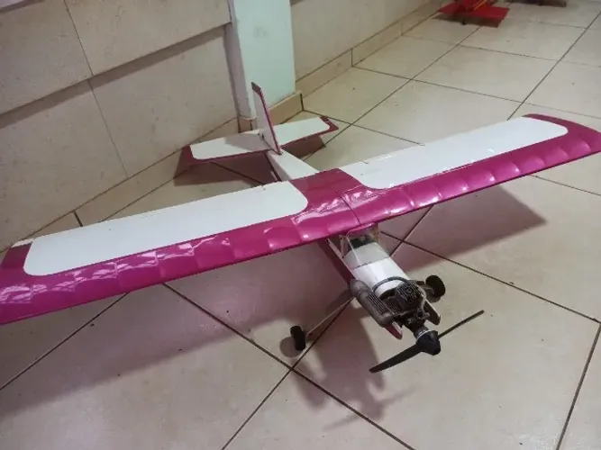Avião aeromodelo kadett