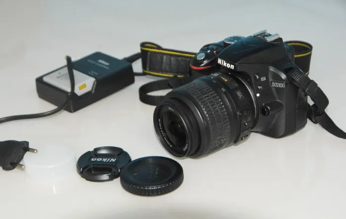 Câmera Nikon D3300 com Lente 18-55mm aceito cartão 