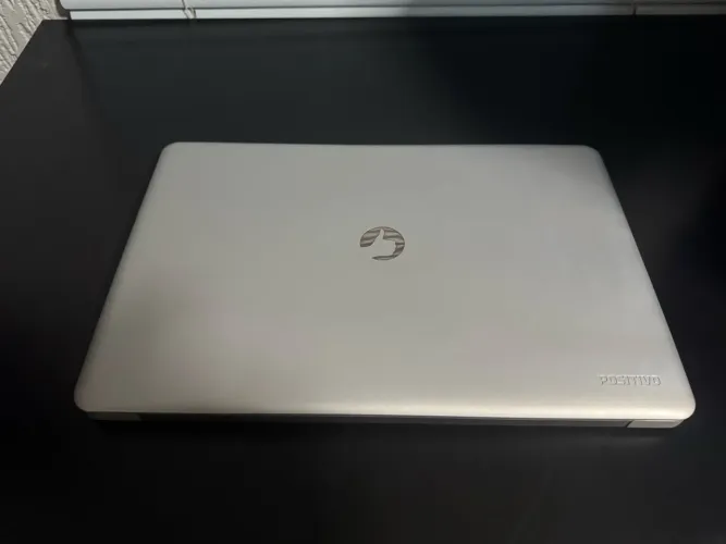 Notebook Positivo ( alguns detalhes como pode ver nas fotos)