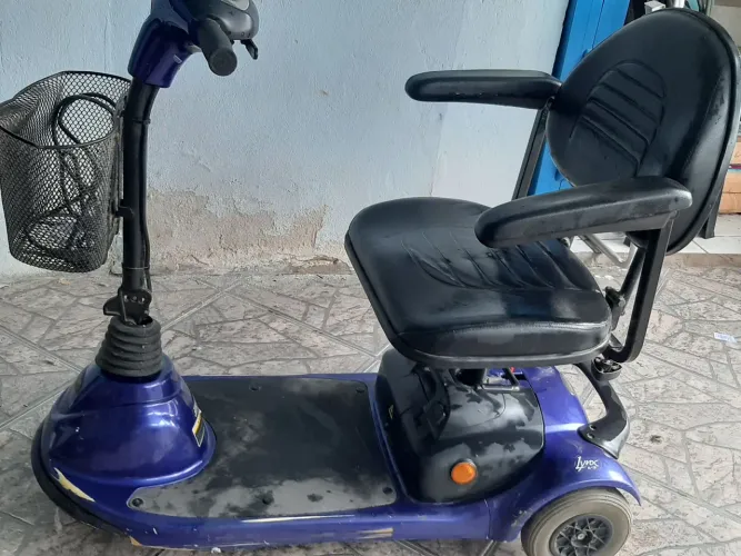 Vendo cadeira Scuter Elétrica 
