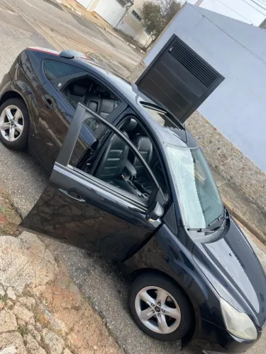 Carro Focus ghia automático