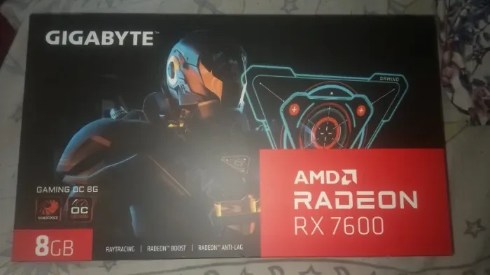 Placa de Video Radeon RX 7600 gaming OC 8GB usada mas em perfeito estado.