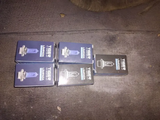 Vendo 5 lâmpadas H7 12v da marca Tiger super Branco