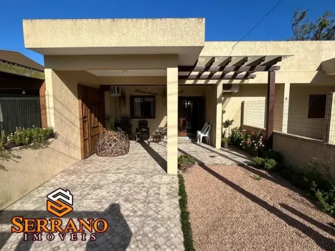 Casa a venda à poucos passos da beira-mar. Praia de mariluz em Imbé - RS.
