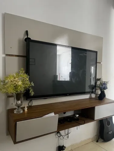 Vendo Painel de Tv Semi novo