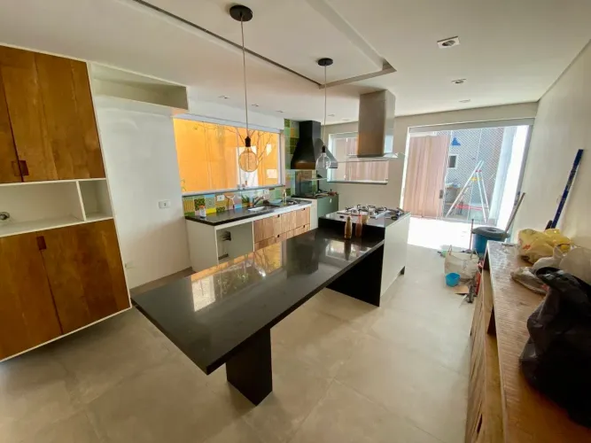 Casa Condomínio fechado,3 Quartos,1 suíte,2 vagas. FL13