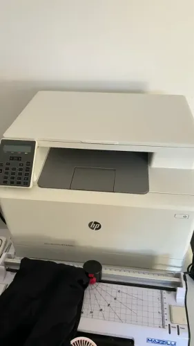 Impressora laser HP M182nw