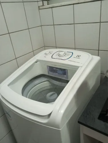 Vende-se máquina de lavar Electrolux 11kg semi nova