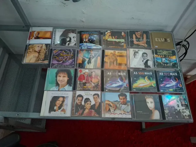 Vendo Vários CDs Originais