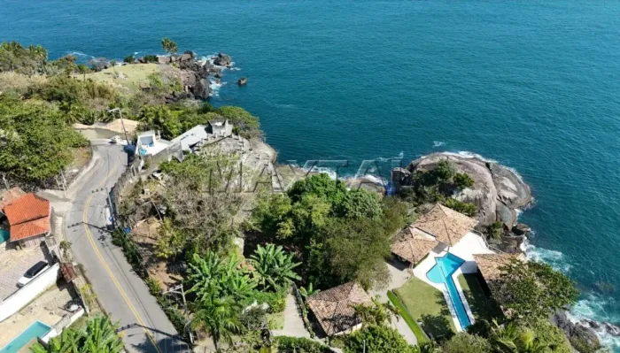 Terreno com de 3.485 m², ideal para investidor, perfeito para pousadas frente para o mar.
