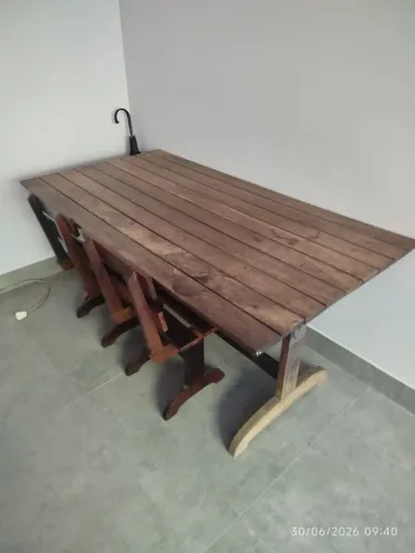Mesa de jantar e 4 cadeiras - Madeira Maciça 160x85cm