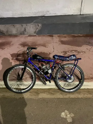 Motorizada em ótimas condições 