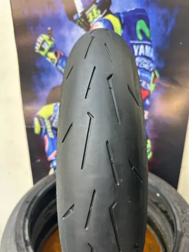 PNEU DE MOTO DIANTEIRO DIABLO ROSSO CORSA 4 120/70-17 + de meia vida