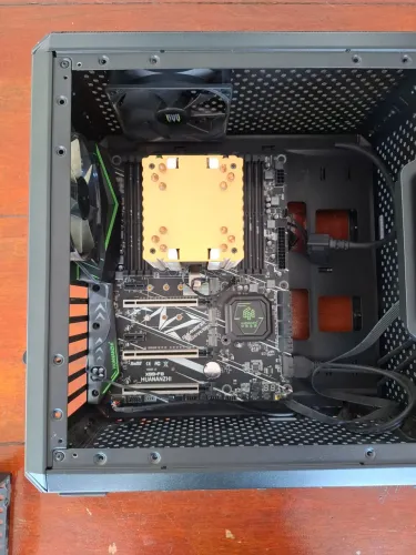 Placa-mãe Huananzhi X99-F8 com processador Intel Xeon E5-2680 v4 e Cooler 6 heatpipes