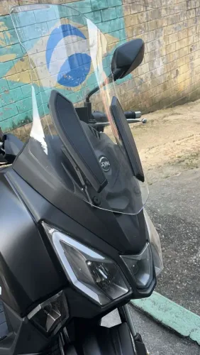 Moto nova...400 km ... tem um mês que saiu da loja ...