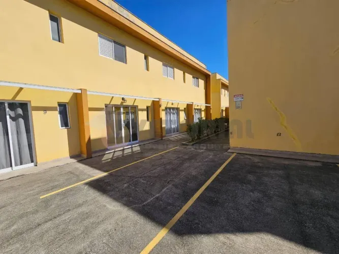 Sobrado com 2 dormitórios à venda, 75 m² por R$ 370.000 - Jardim Capricórnio - Caraguatatu