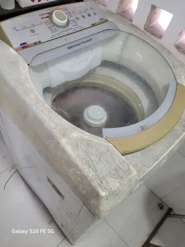 Máquina de levar roupas