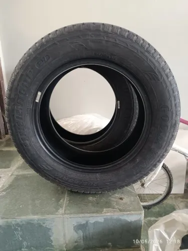 02 pneus Goodyear 205/65 R16