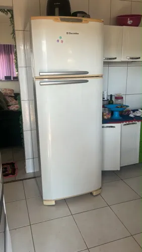Geladeira Eletrolux 470L - Usada