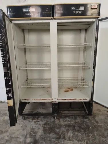 Vendo freezer vertical grande funcionando perfeitamente