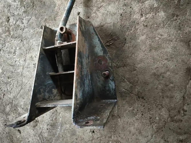 Suporte para estepe de caminhão 
