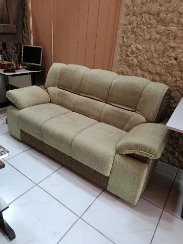 SOFÁ 3 LUGARES 1,80 DE LARGURA EM BOM ESTADO 