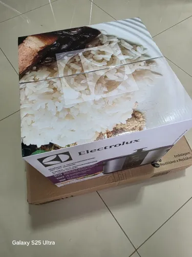 Panela Elétrica Electrolux Vapor Arroz 1,8 litros ECC20, 10 xícaras, Nova, Caixa Lacrada