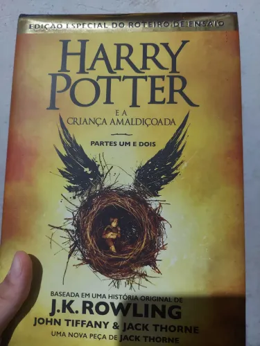 Livro Harry Potter e a Criança Amaldiçoado de J.K. Rowling capa dura novo
