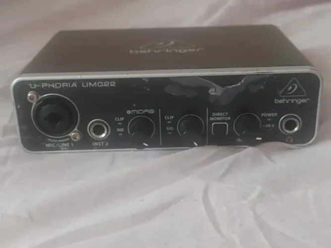 Interface de Áudio USB Behringer U-Phoria UMC22 em perfeito estado de funcionamento