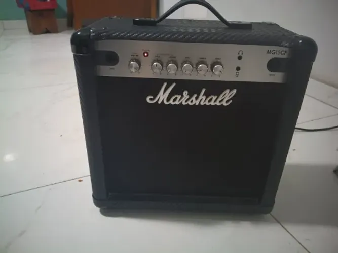 Caixa Amplificada Marshall MG15CF Para Guitarra