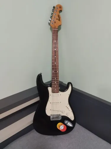 Vendo guitarra Memphis by Tagima MG-32 BK (Preta)