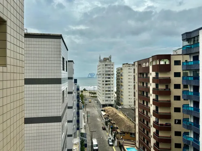 Apartamento à venda na Praia Grande na Ocian com 3 quartos e a 200m da praia