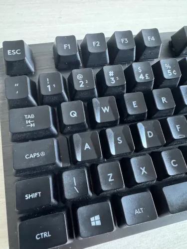 Teclado Logitech G413 