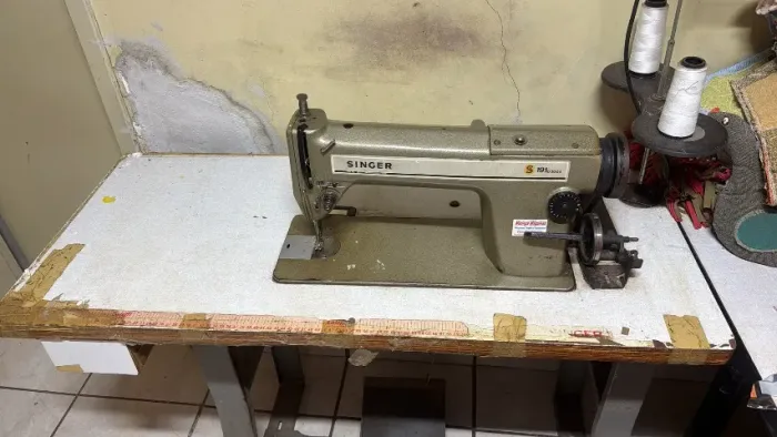 Máquina de costura industrial