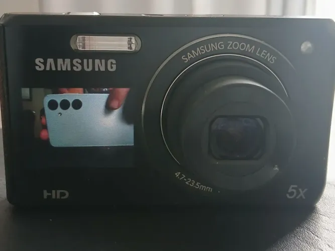 Câmera digital Samsung DV100