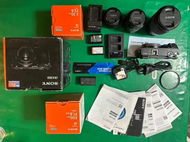 Vendo Sony A6300 + acessórios 