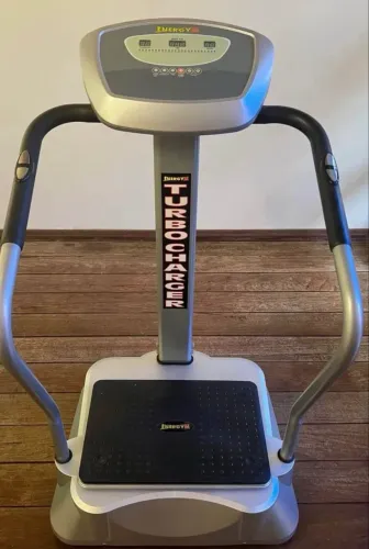 PLATAFORMA VIBRATÓRIA ENERGYM TURBO CHARGE