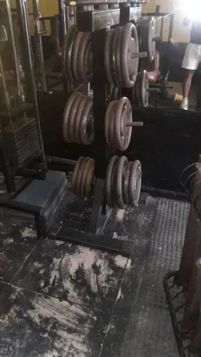 Vendo aparelhos para Academia com portera fechada para quem tem Academia , preço a combina