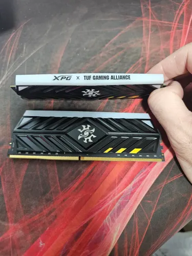 2 pentes - Memoria XPG Spectrix D41 TUF, RGB, 8GB, 3000Mhz, DDR4, CL16