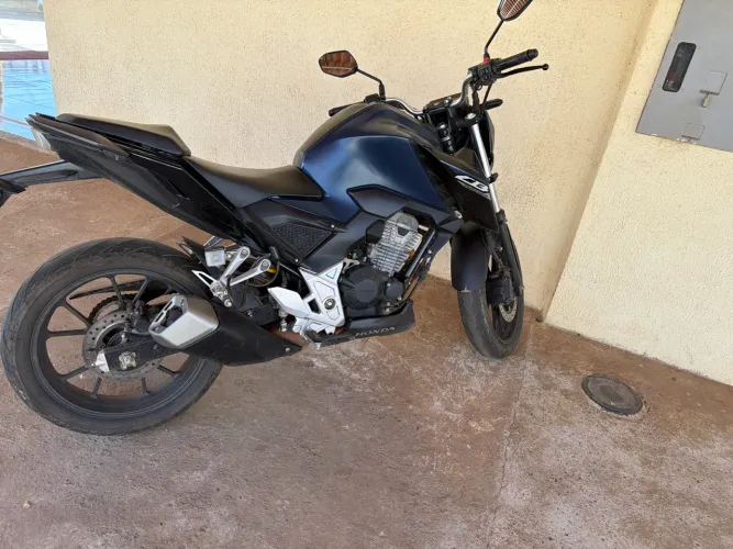 Moto Cb 300 F