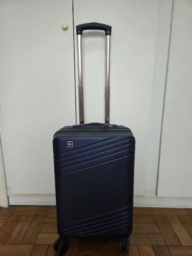 Mala de Viagem Suissewin - muito nova - pouco usada