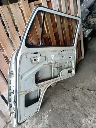 Porta Dianteira Direita Kombi 2008 A 2009 Dianteira Direito Branco