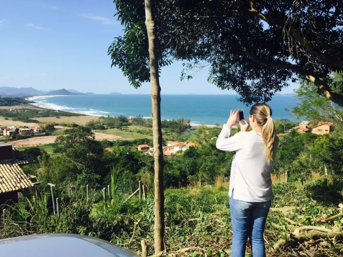Terreno Exclusivo com Vista Deslumbrante para o Mar em Garopaba!