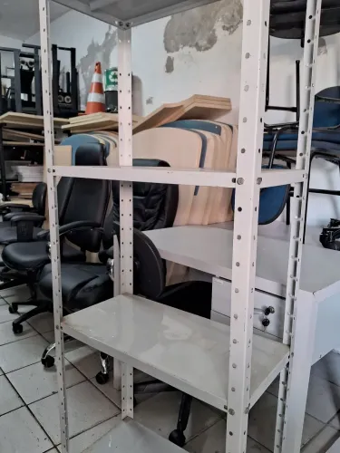 Estante de aco 1.98 x 0.92. 030 semi nova