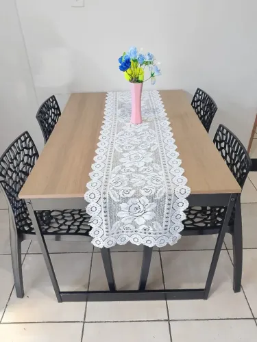 Mesa c/ 4 cadeiras (linda)